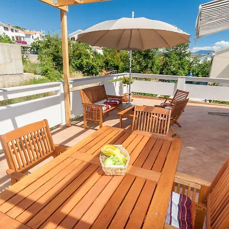 Apartment Entspannen Sie Sich In Diesem Modernen In Auf Krk Baska (Krk)